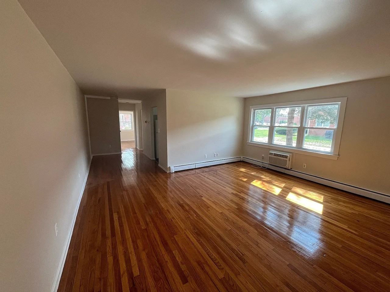 Pinewood Apartments - Photo 5 of 14