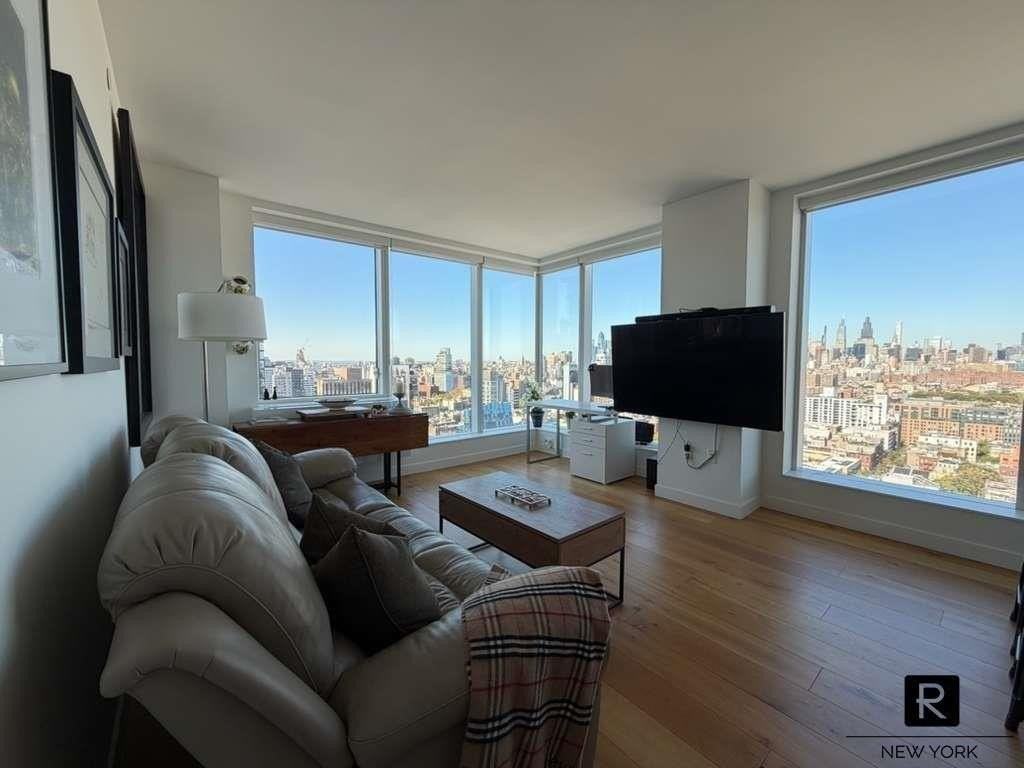 180 Broome St Apt 2308 #2308 - Photo 3 of 14