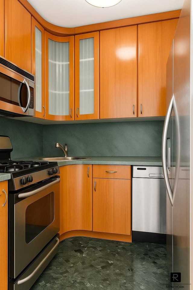 311 E 38th St Apt 7b #7B - Photo 3 of 6