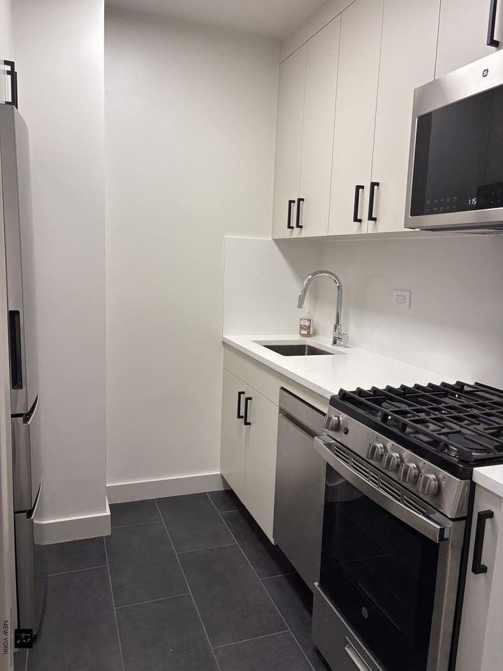 171 E 84th St Apt 6d2 #6D2 - Photo 3 of 4