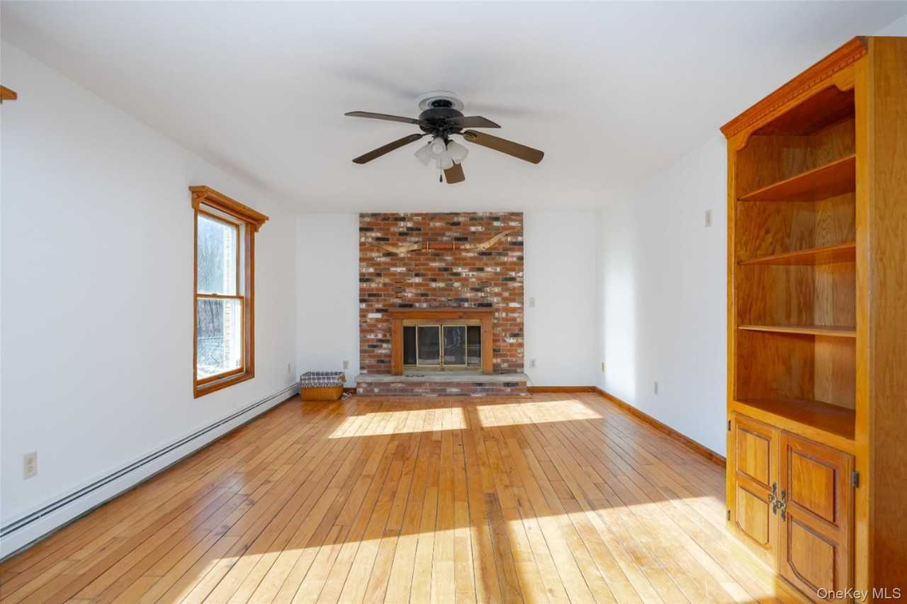 123 Brush Hill Rd - Photo 3 of 29