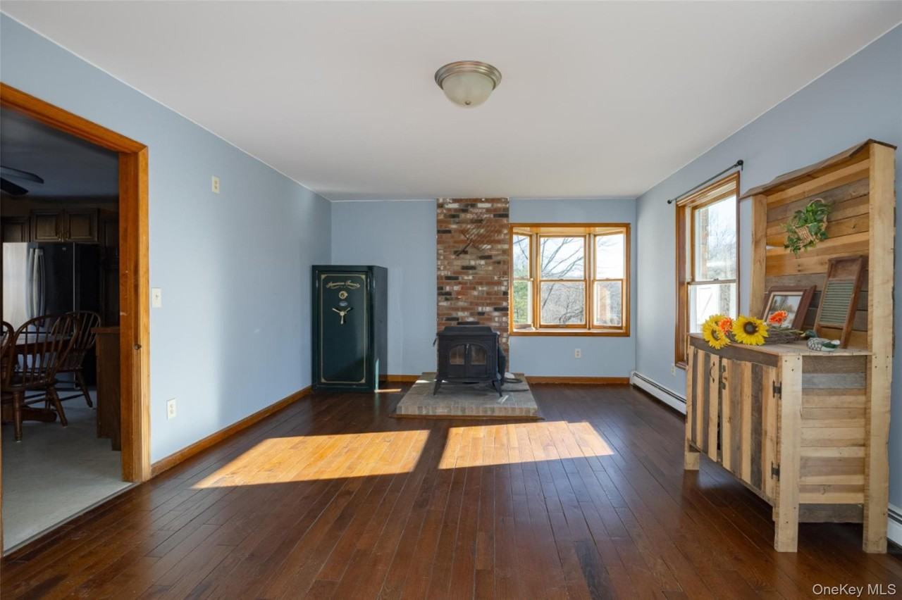 123 Brush Hill Rd - Photo 6 of 29