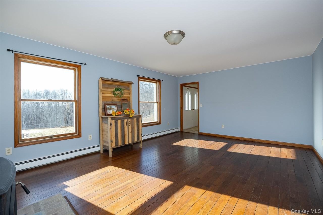 123 Brush Hill Rd - Photo 7 of 29