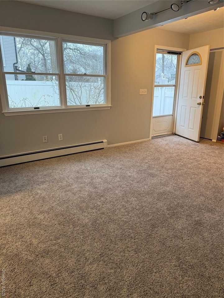 5 Whitney Ln - Photo 2 of 7