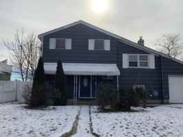 featured image of 83 Ann Dr S