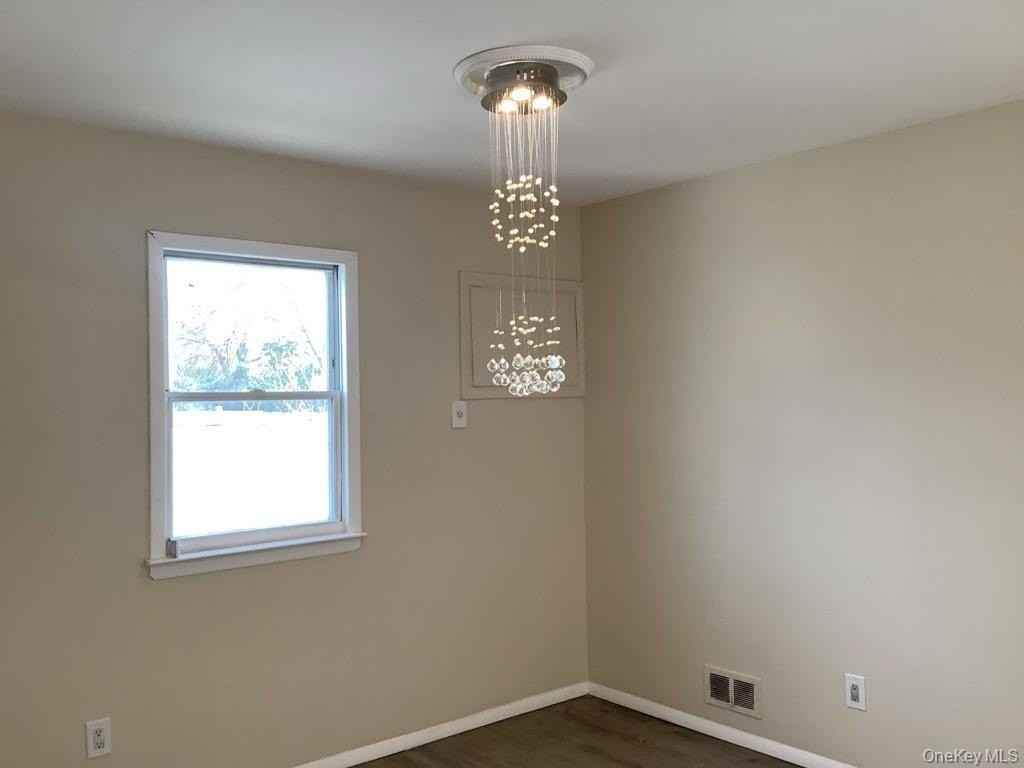 83 Ann Dr S - Photo 5 of 6