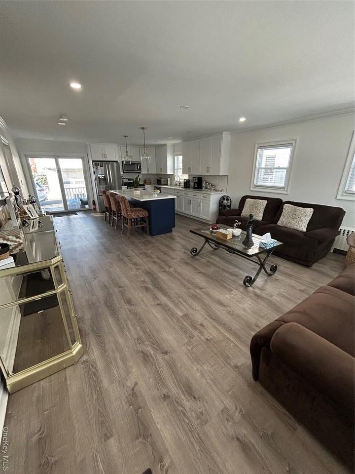 34 Smith St - Photo 2 of 11