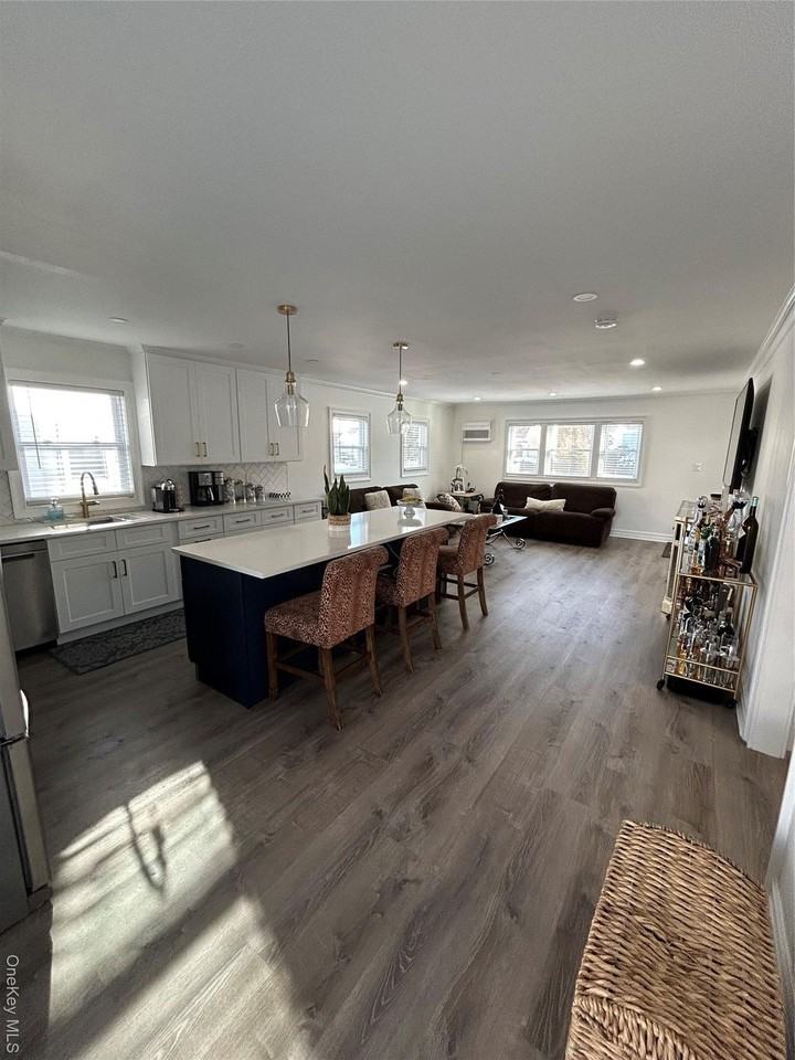 34 Smith St - Photo 3 of 11