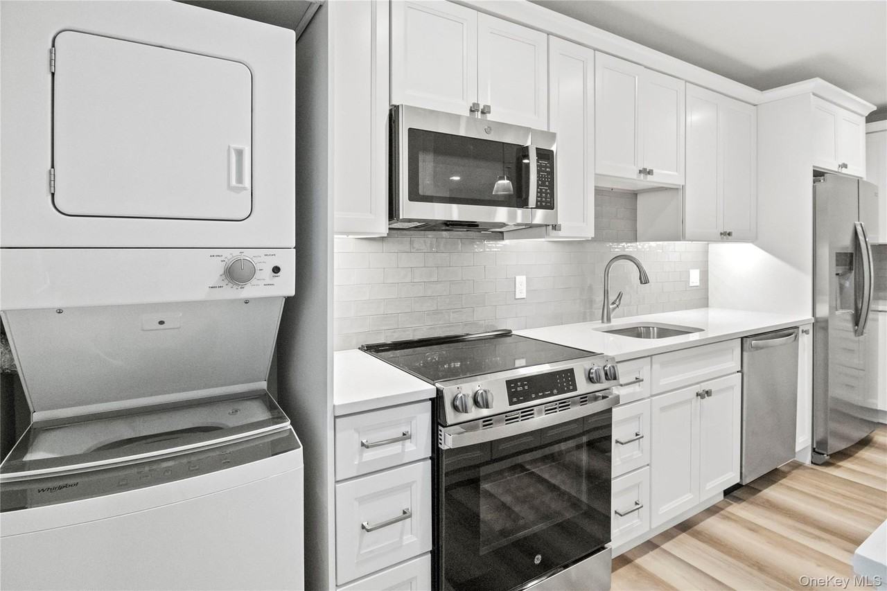 71 W Main St Apt 2b #2B - Photo 3 of 8