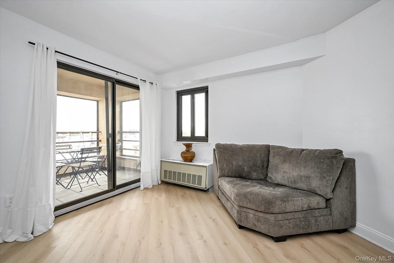 725 Miller Ave Apt 337 #337 - Photo 3 of 17