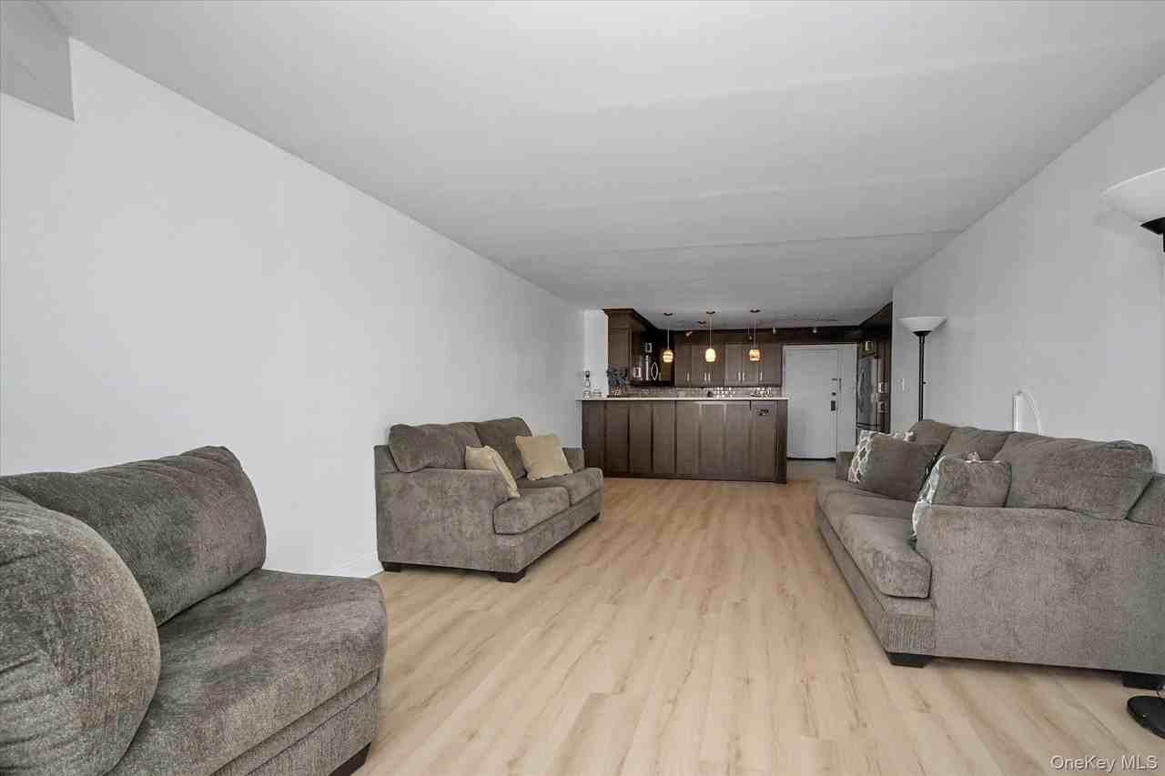 725 Miller Ave Apt 337 #337 - Photo 4 of 17