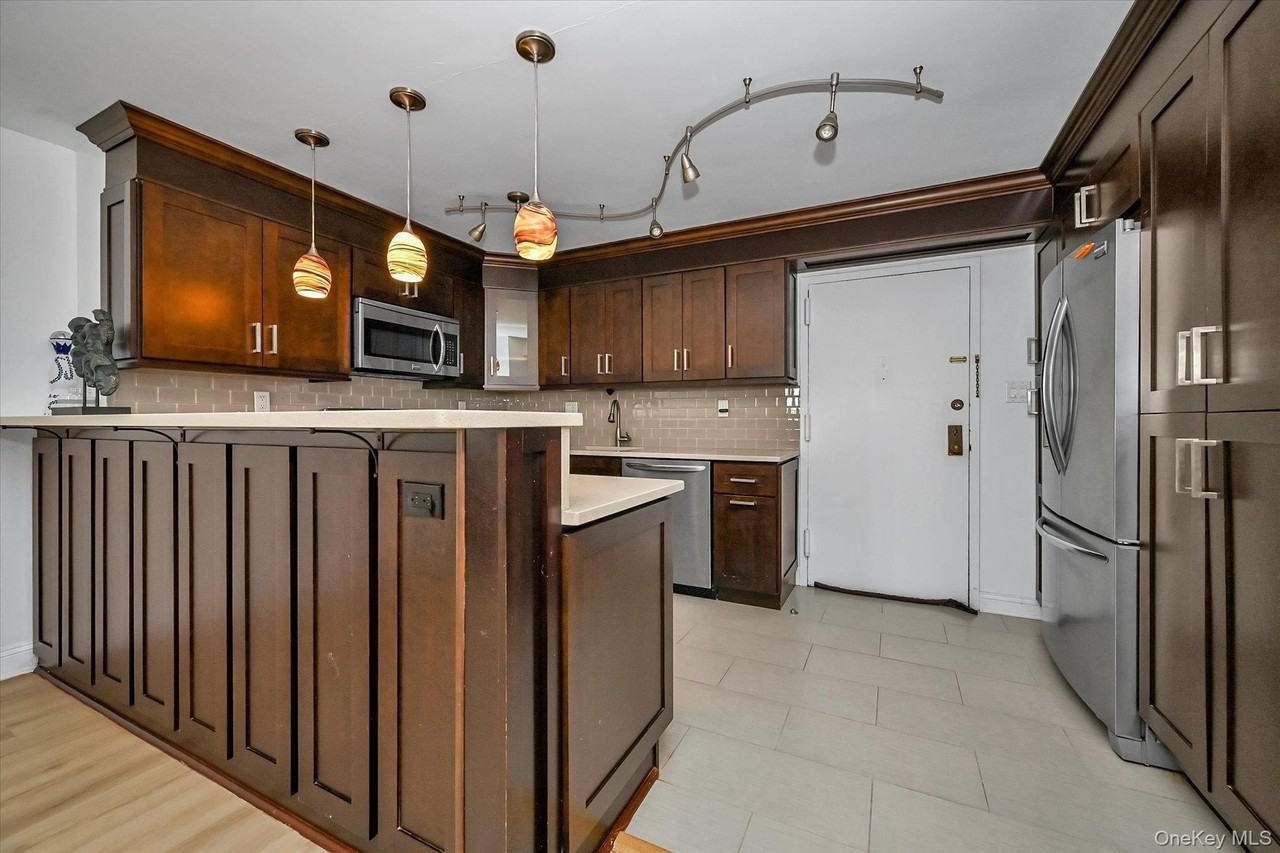 725 Miller Ave Apt 337 #337 - Photo 7 of 17