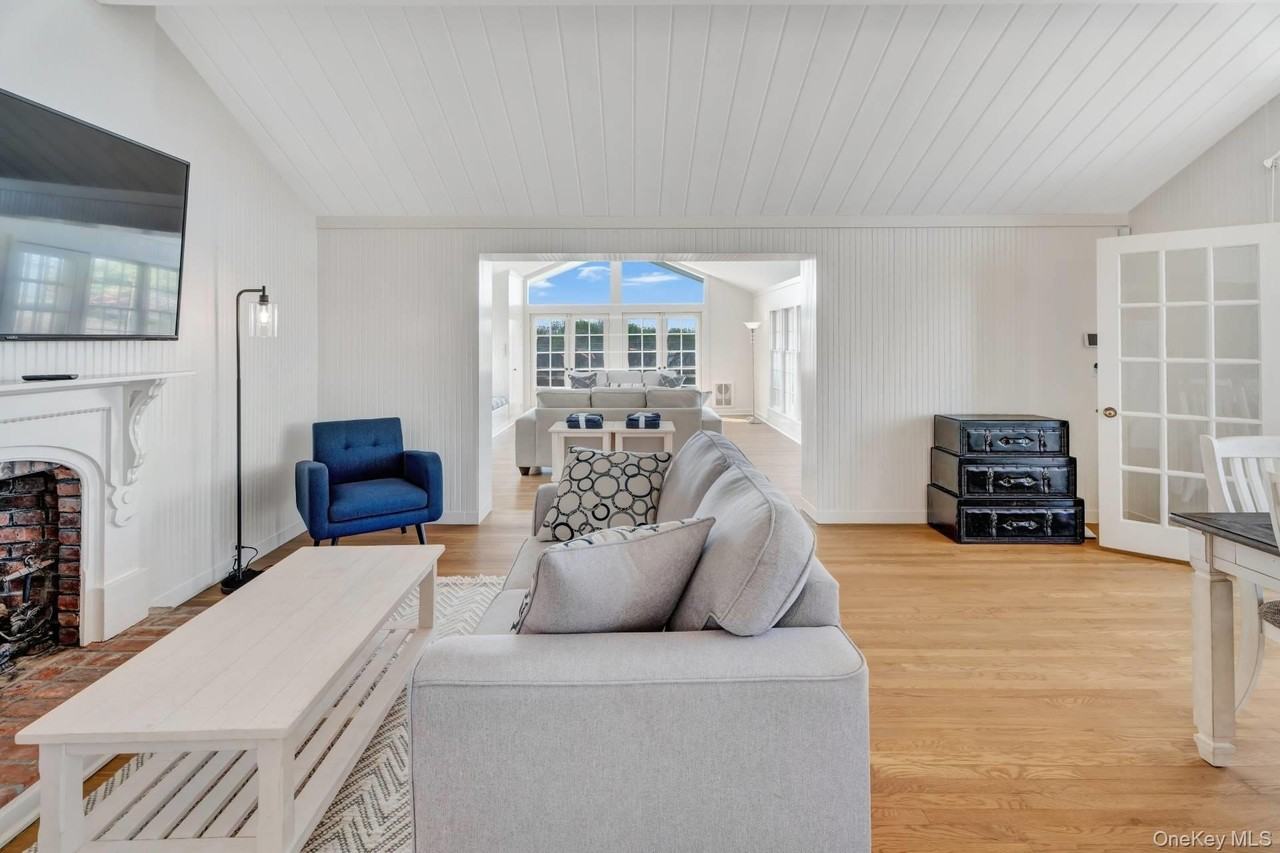 1 Watersedge Dr - Photo 7 of 27