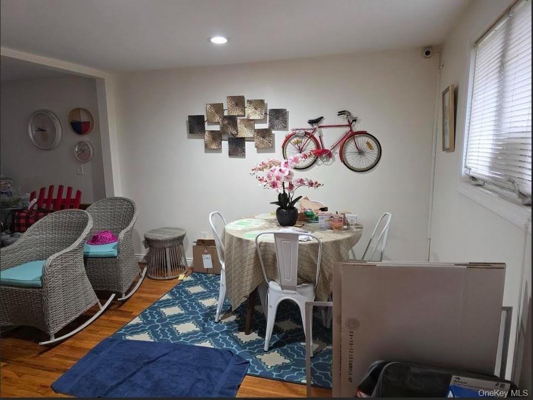 102 Applegate Dr - Photo 3 of 6