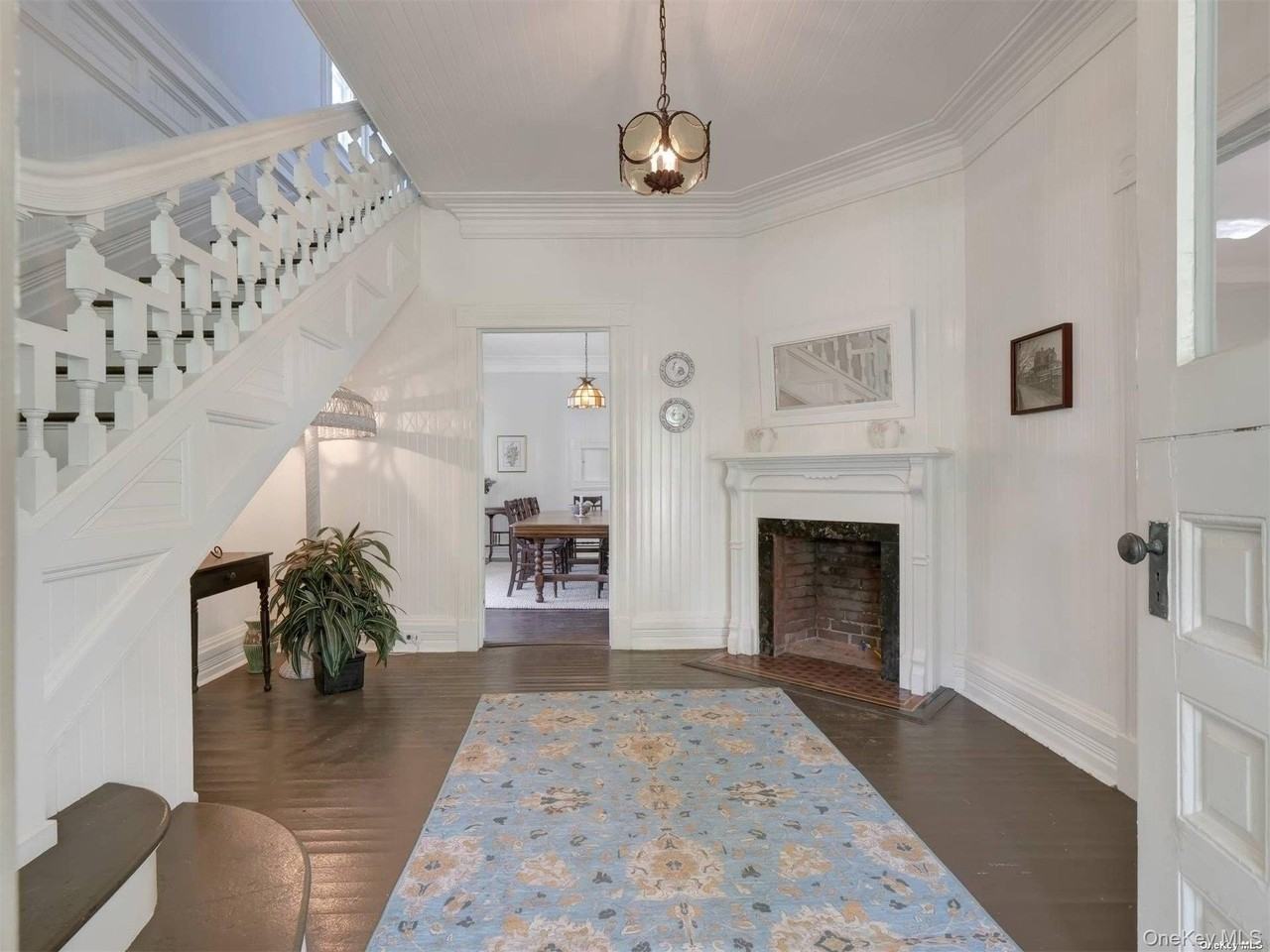 51 Quogue St - Photo 3 of 23