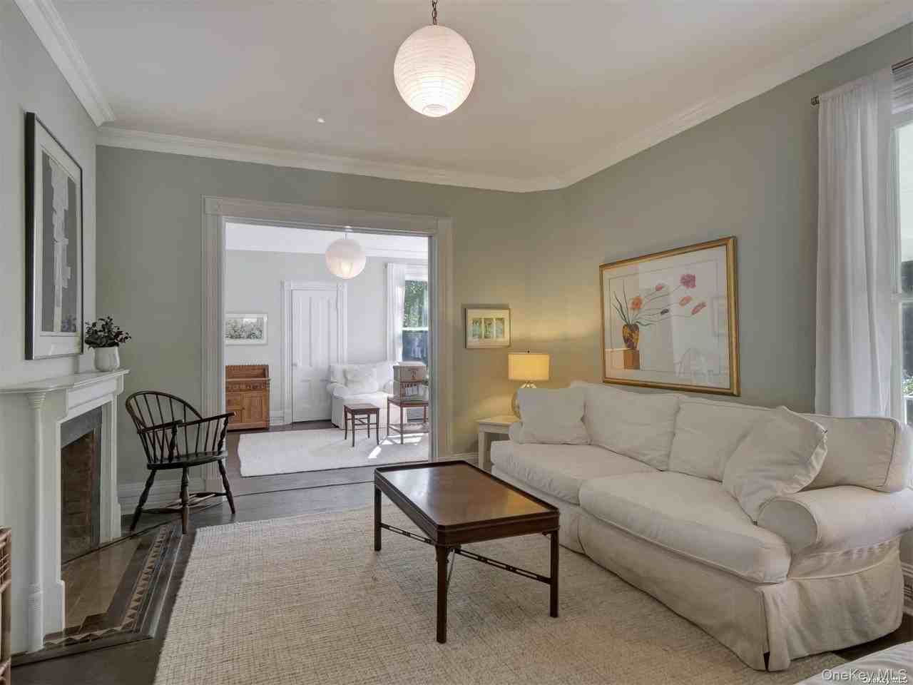 51 Quogue St - Photo 6 of 23