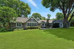 695 Main St - Photo 1 of 1