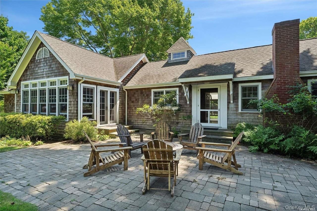 695 Main St - Photo 2 of 26