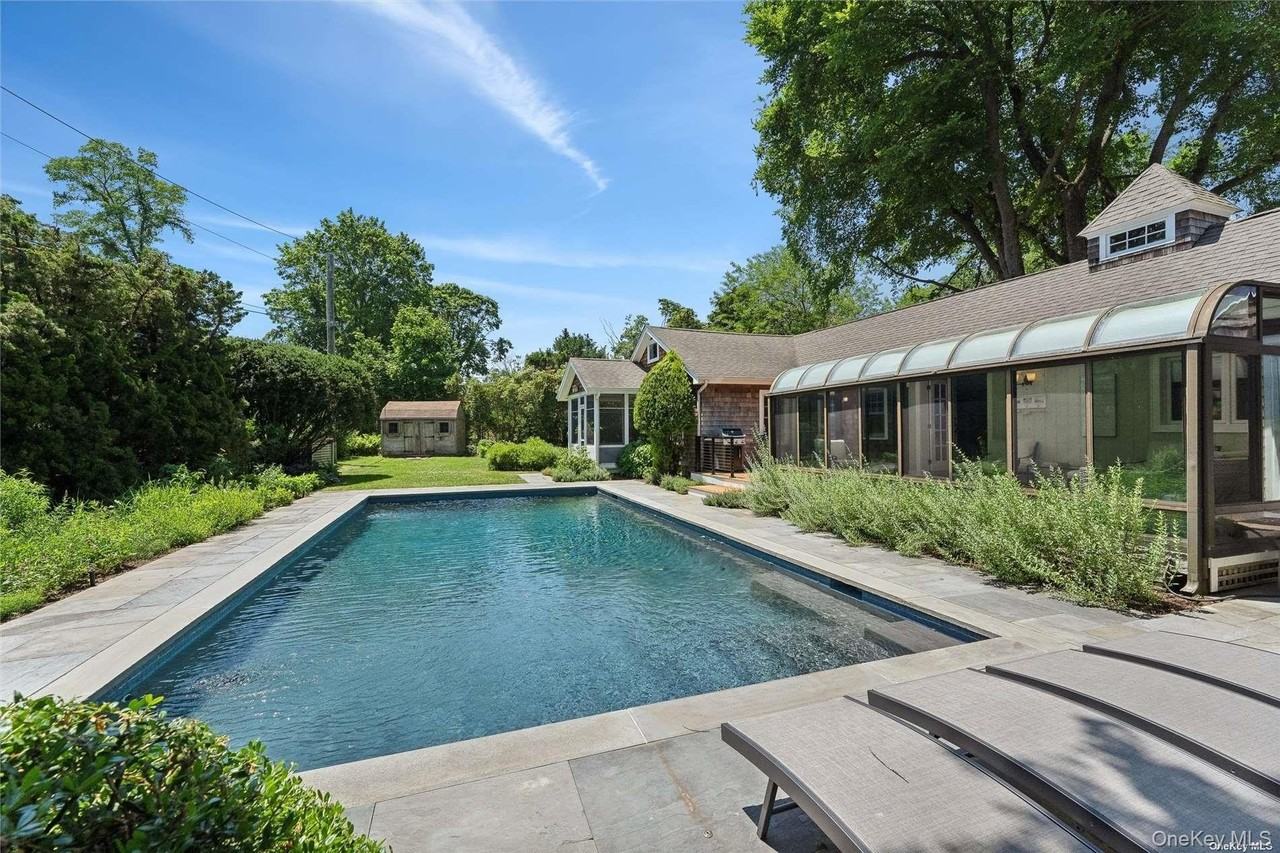 695 Main St - Photo 4 of 26