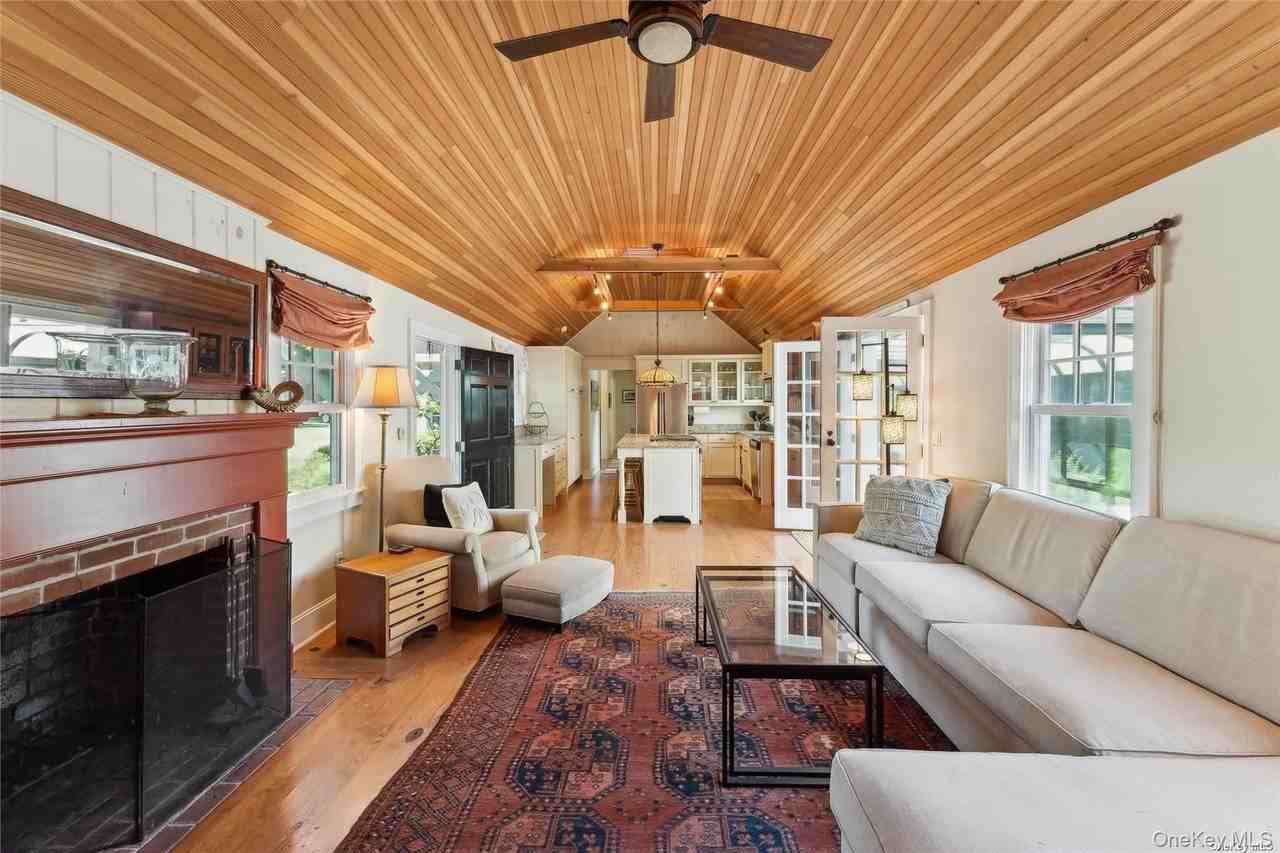 695 Main St - Photo 7 of 26