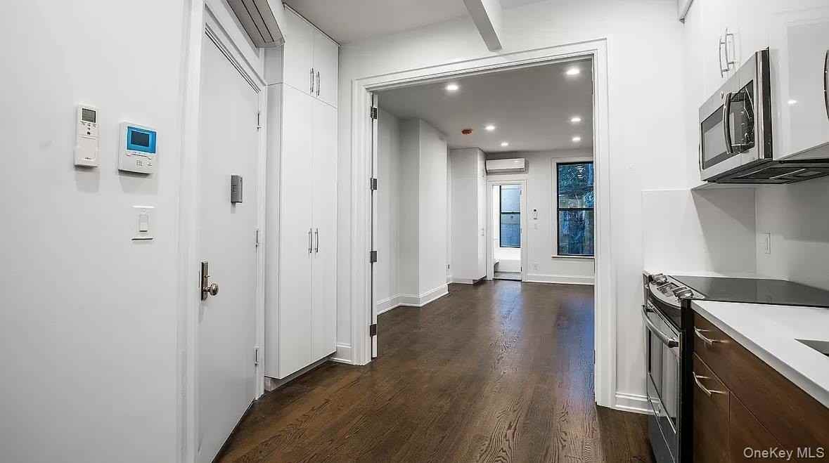 167 Russell St Apt 2l #2L - Photo 3 of 14