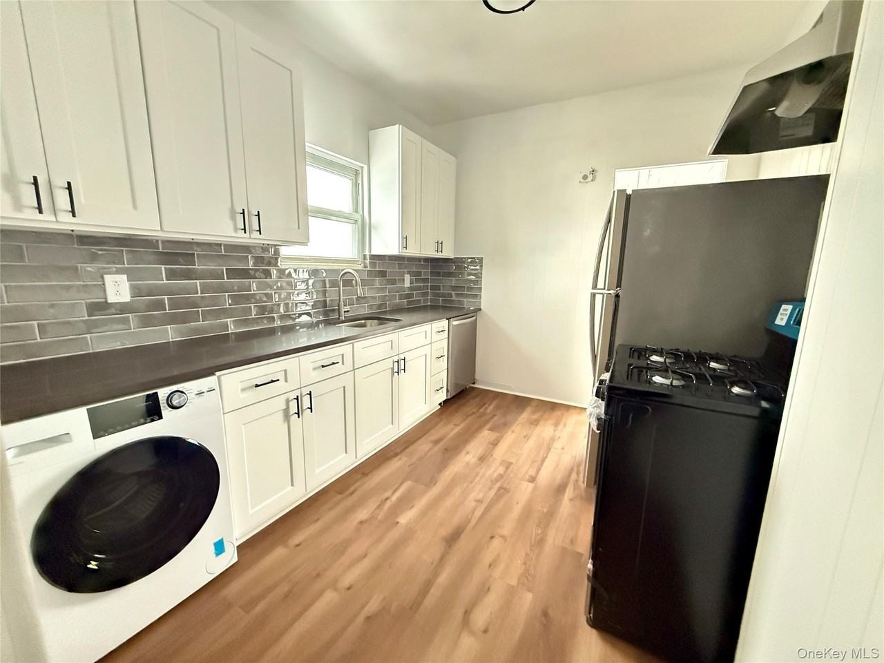 55 Ramsey Ave 3rd Fl #3rdFL - Photo 2 of 10