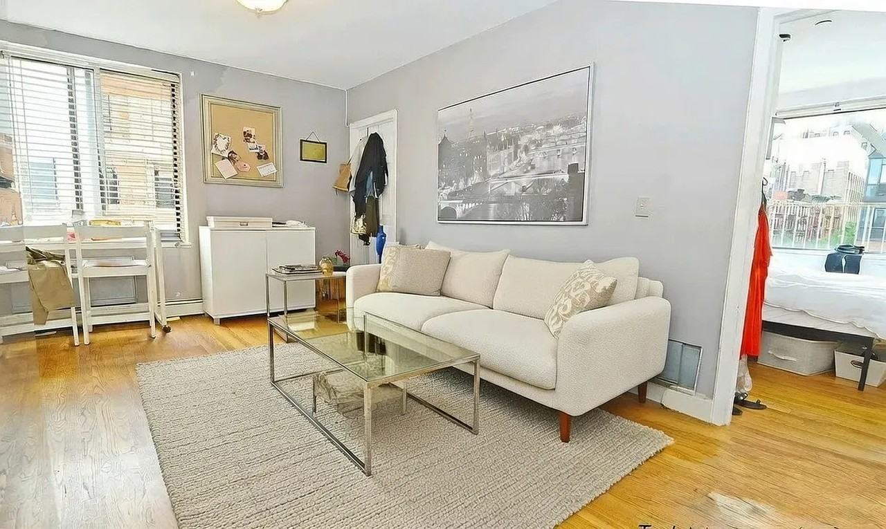 401 E 13th St #2W - Photo 5 of 6