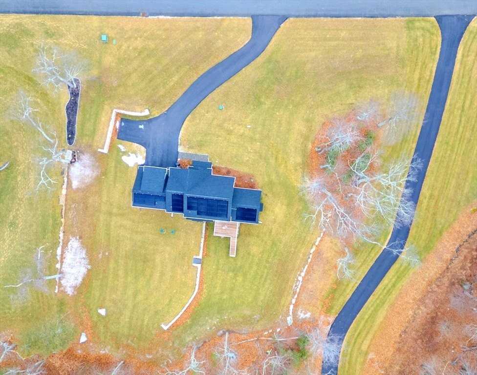 18 Locust Hill Dr - Photo 4 of 42