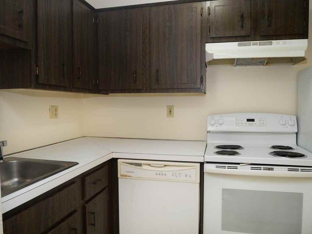 116 River St Apt 1 #1 - Photo 2 of 10