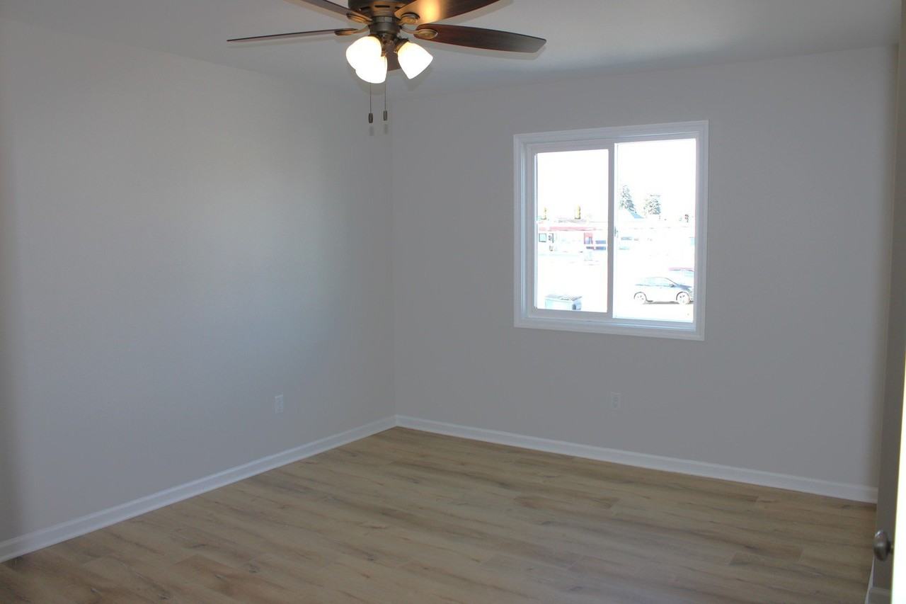 107 E Division St Unit 107 #107 - Photo 7 of 13