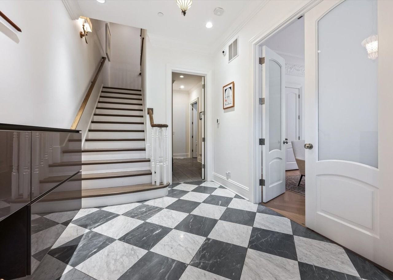 441 W Deming Pl - Photo 2 of 50