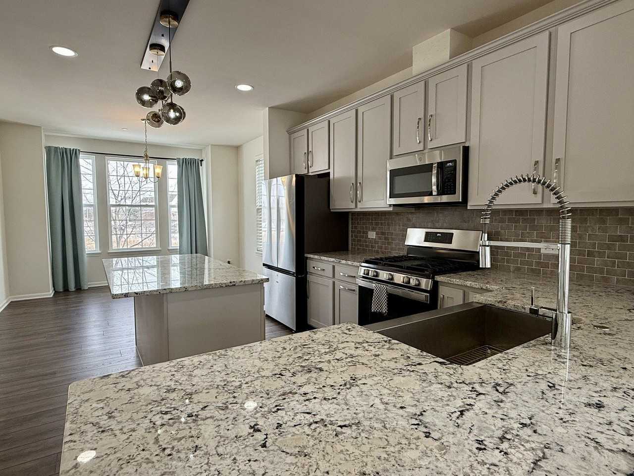 4411 Monroe Ct - Photo 5 of 22