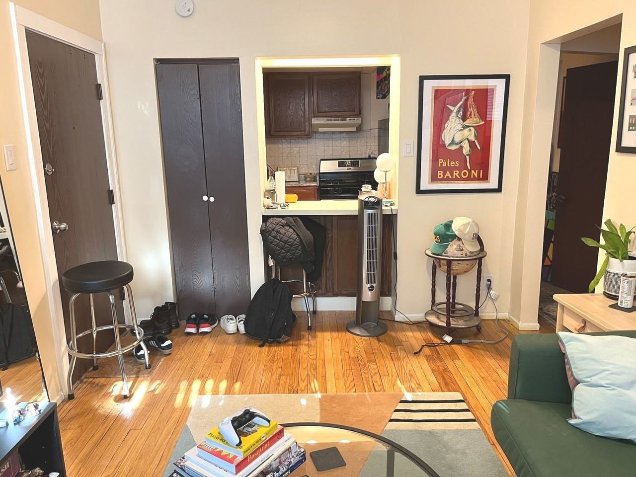 1127 W Farwell Ave Apt 109 #109 - Photo 3 of 6