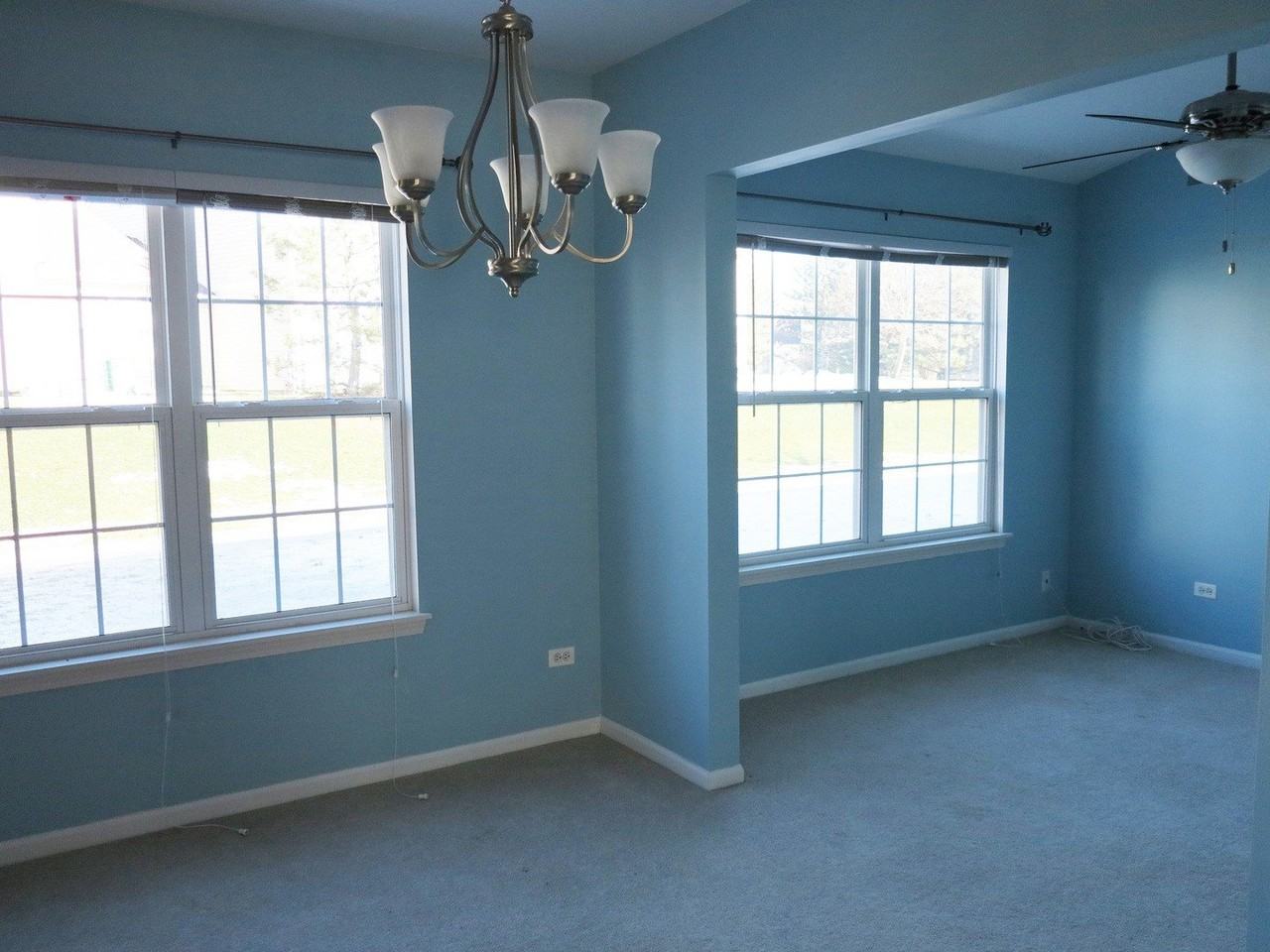 1227 N Village Dr - Photo 4 of 19