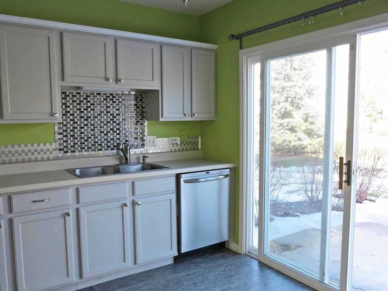 1227 N Village Dr - Photo 5 of 19