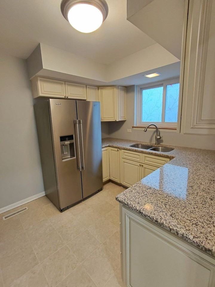 2021 Walters Ave - Photo 5 of 11