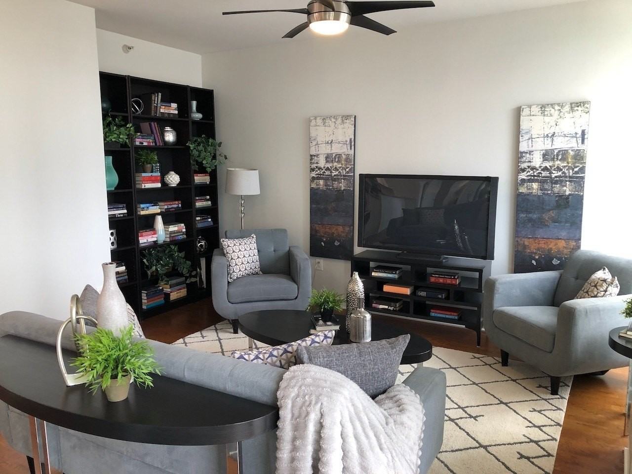 233 E 13th St Apt 2210 #2210 - Photo 2 of 31