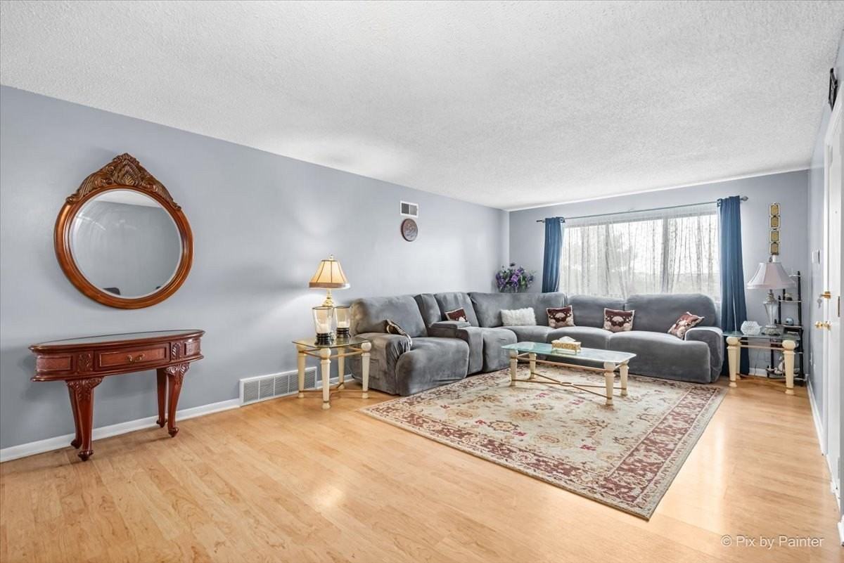 1452 Carol Ct Apt 2a #2A - Photo 2 of 23