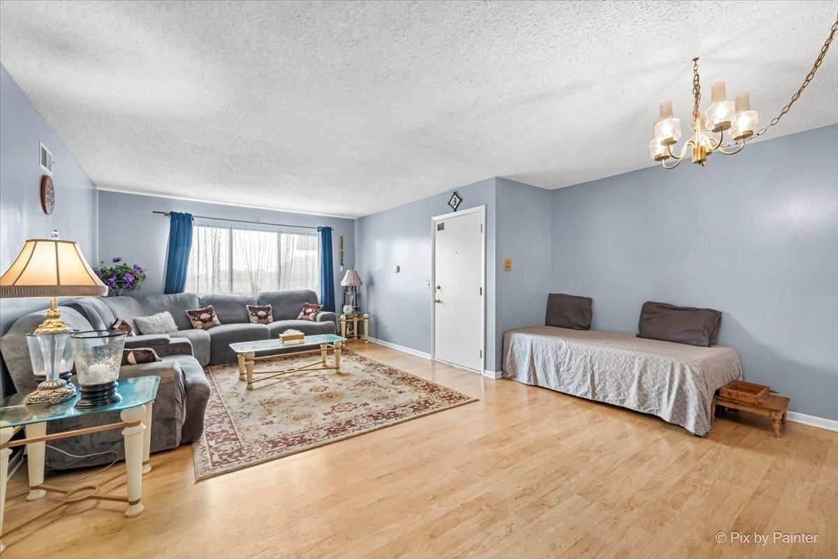 1452 Carol Ct Apt 2a #2A - Photo 4 of 23