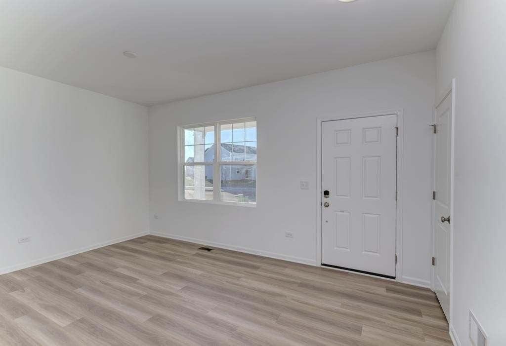 454 Bower Ln - Photo 7 of 42