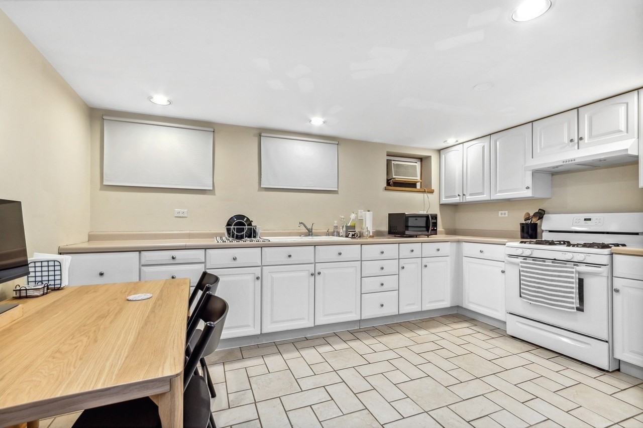 403 S Hough St Unit Ll #LL - Photo 4 of 11