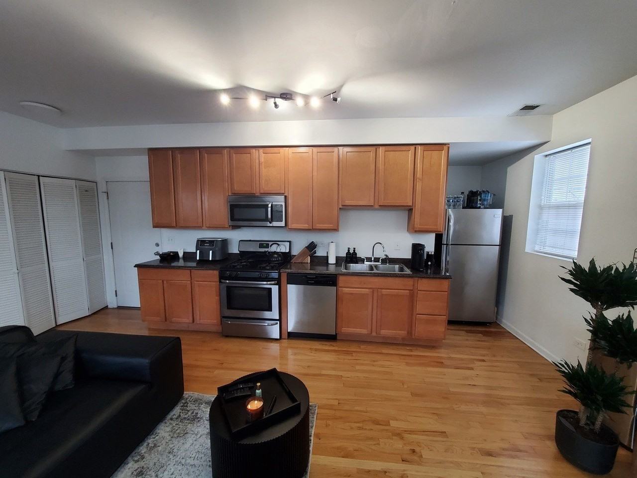 2014 W Superior St Apt 2 #2 - Photo 4 of 11