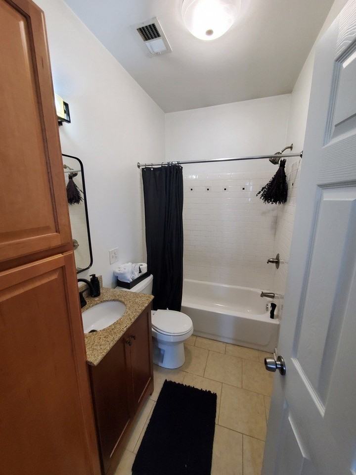 2014 W Superior St Apt 2 #2 - Photo 5 of 11