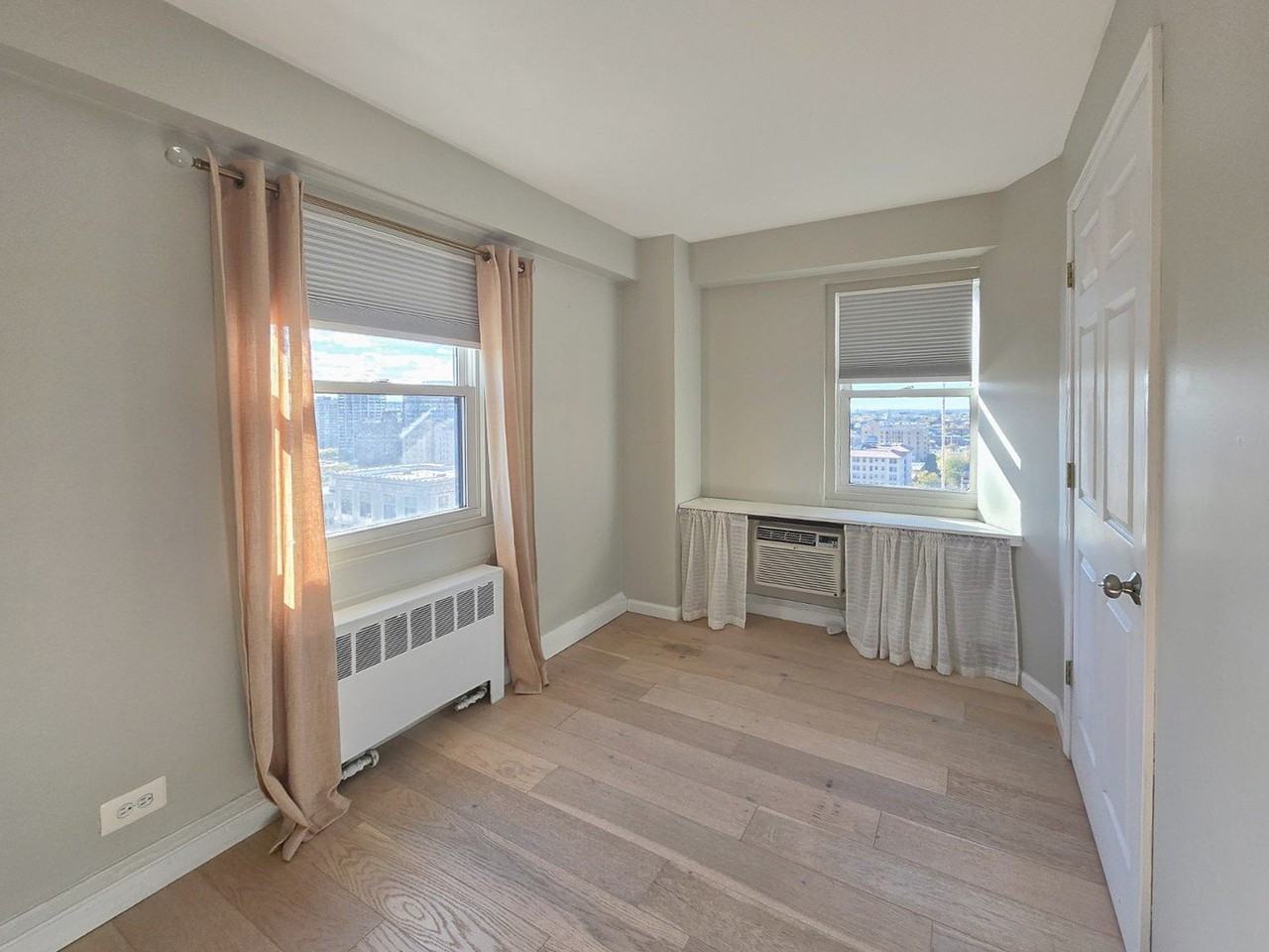 2909 N Sheridan Rd Apt 1810 #1810 - Photo 6 of 12