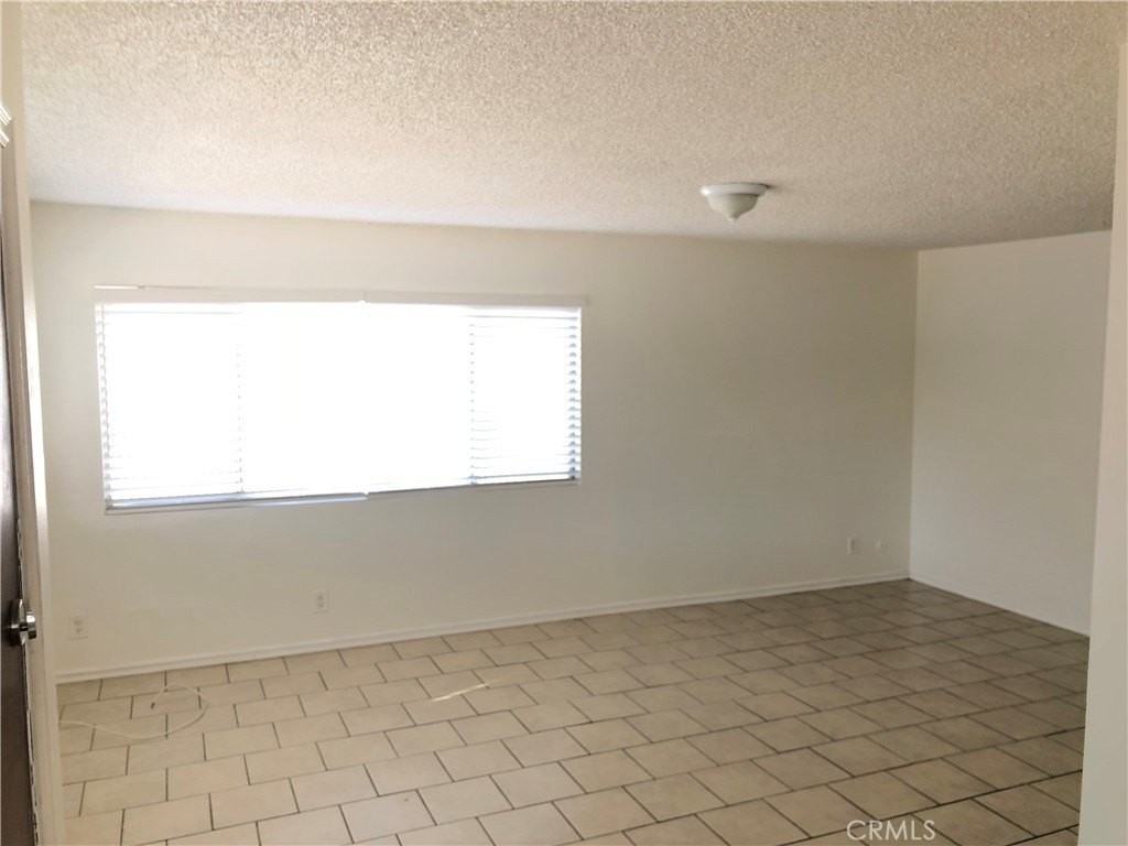 6612 N Figueroa St - Photo 4 of 21