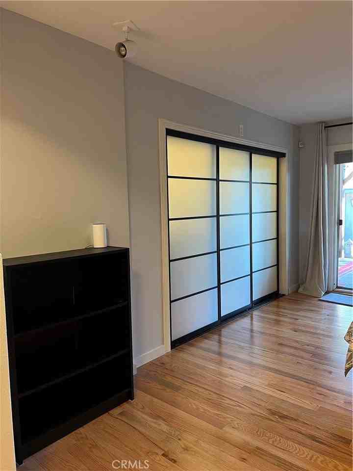 2244 Royal Oaks Dr - Photo 2 of 7