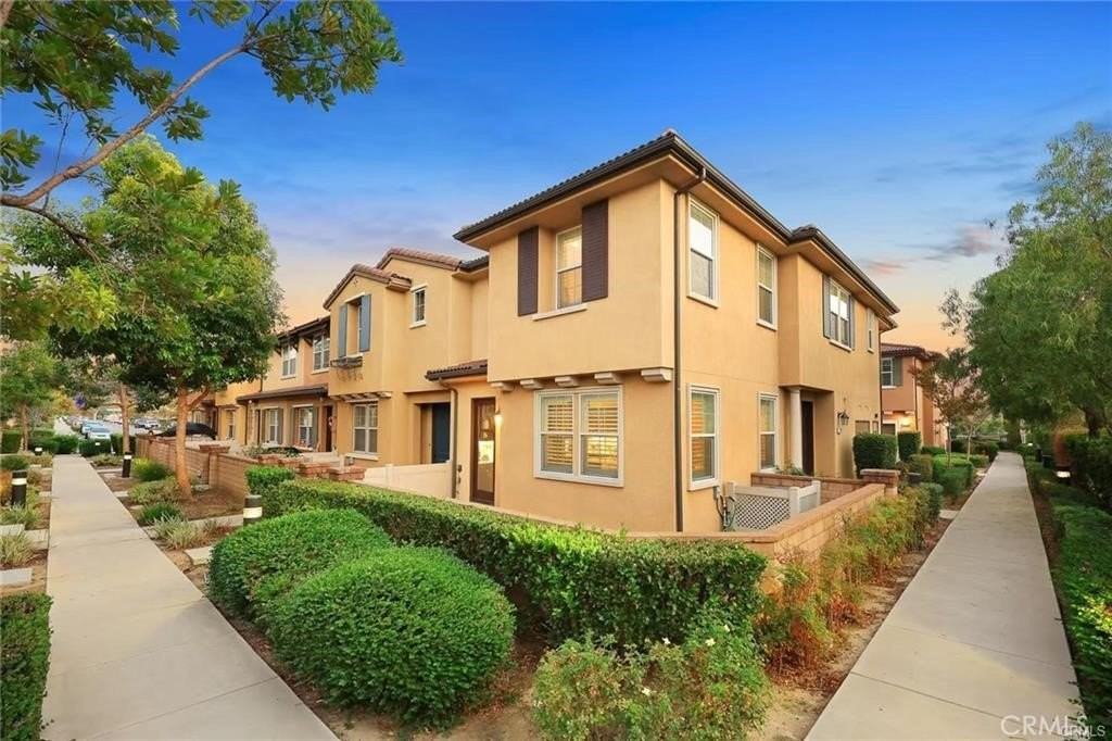 721 N Via Dolcetto - Photo 2 of 28