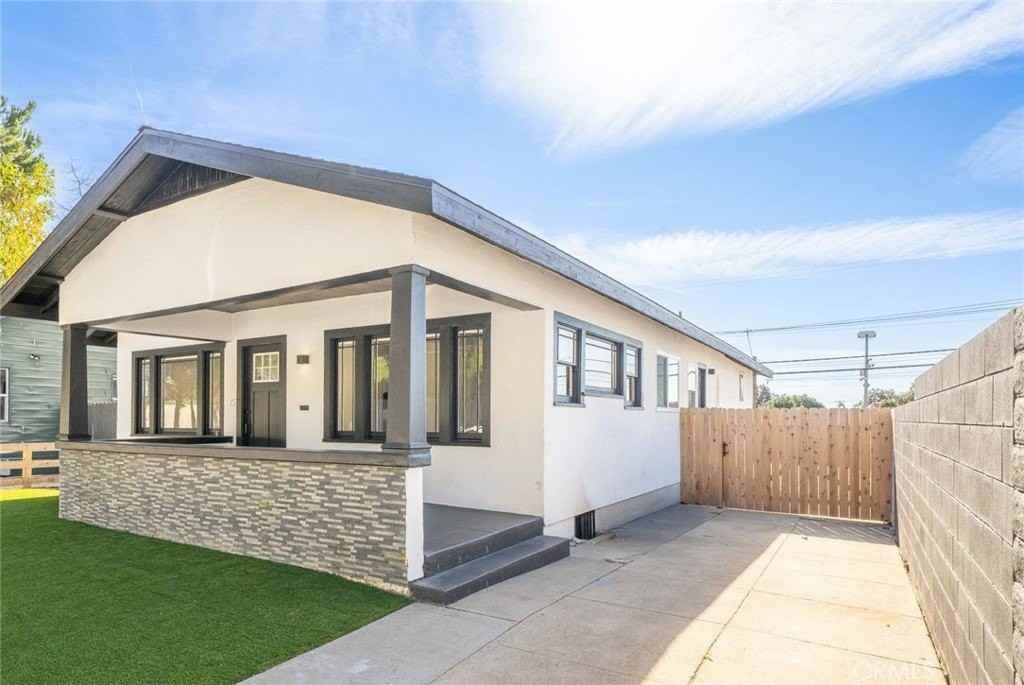 1946 Corson St - Photo 2 of 28