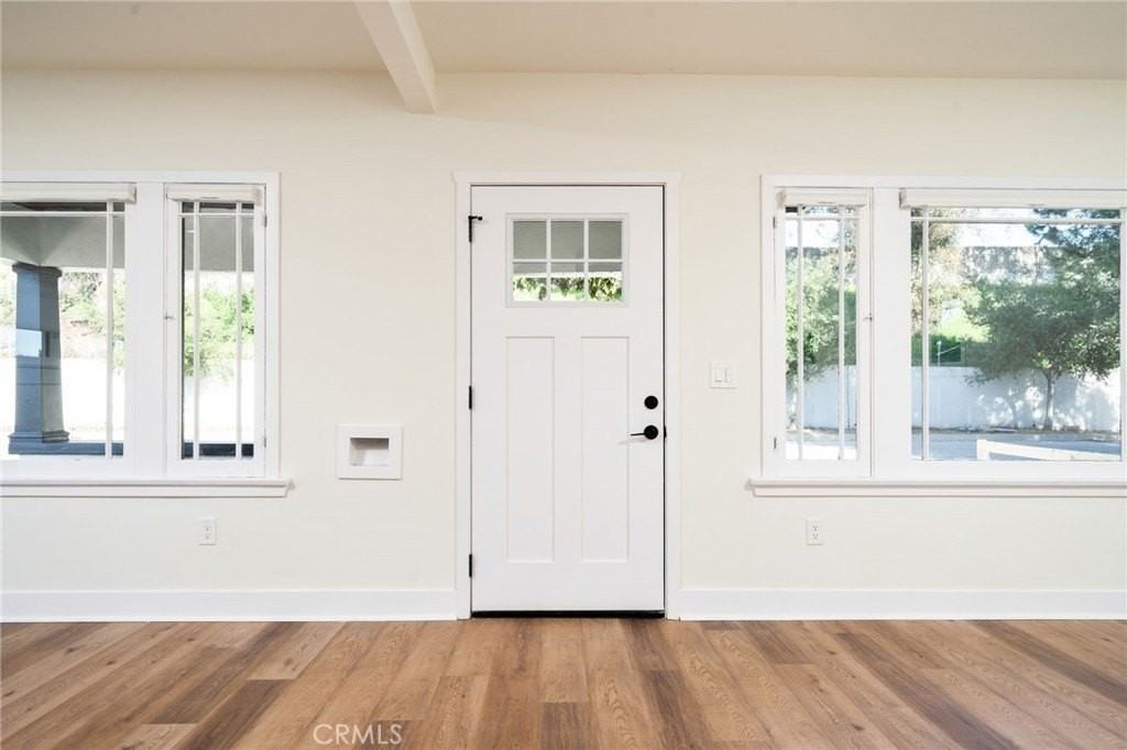 1946 Corson St - Photo 5 of 28