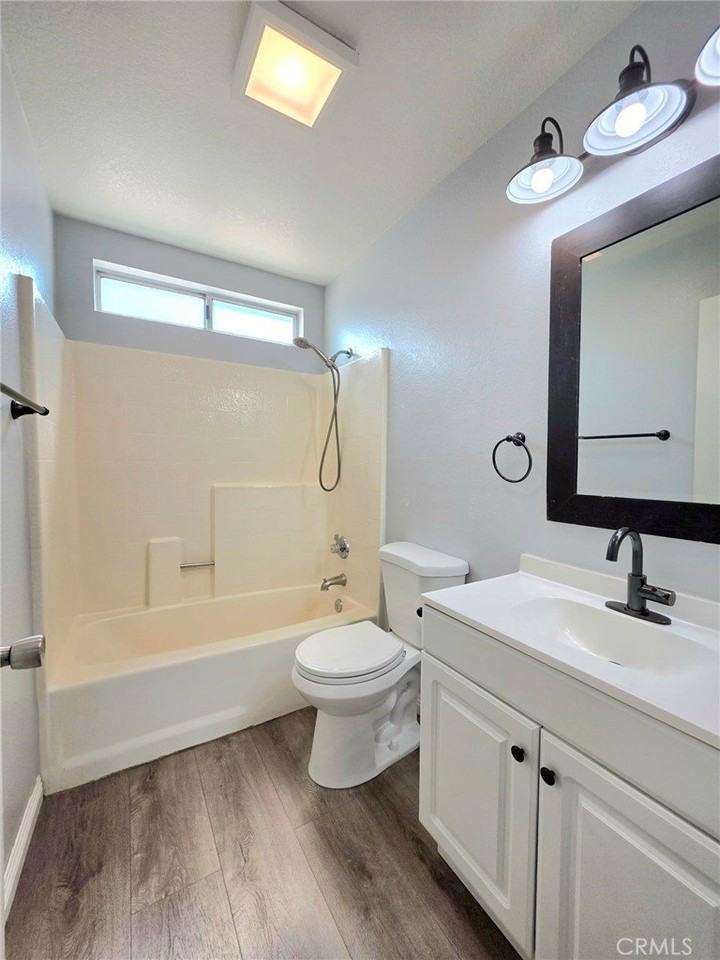 13568 Live Oak St - Photo 7 of 16